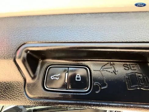 Used 2021 Ford Explorer XLT w/ Equipment Group 202A RWD image 14