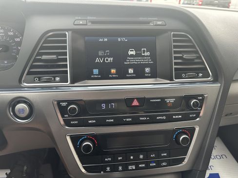 Used 2017 Hyundai Sonata SE FWD image 13