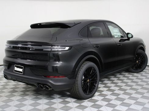 New 2026 Porsche Cayenne Coupe image 7