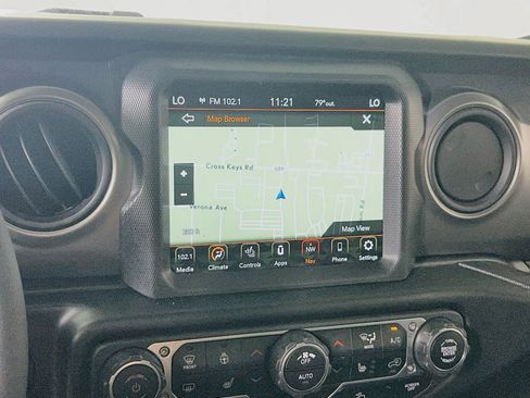 Used 2023 Jeep Gladiator Sport AWD/4WD image 13