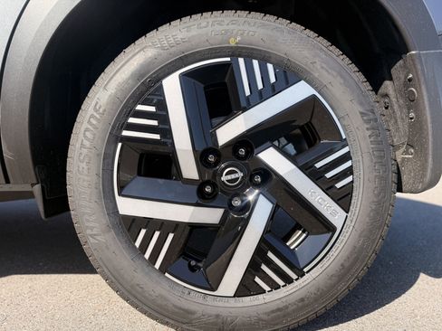 New 2026 Nissan Kicks SV w/ SV Premium Package image 17