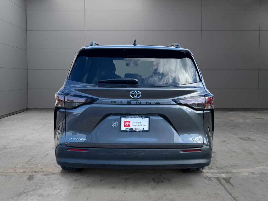 Certified 2025 Toyota Sienna XLE AWD/4WD image 4