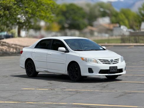 Used 2013 Toyota Corolla LE FWD image 3