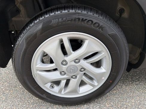 Certified 2025 Hyundai Venue SE image 42