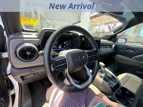 Certified 2025 Chevrolet Colorado ZR2 w/ Midnight Edition AWD/4WD image 12