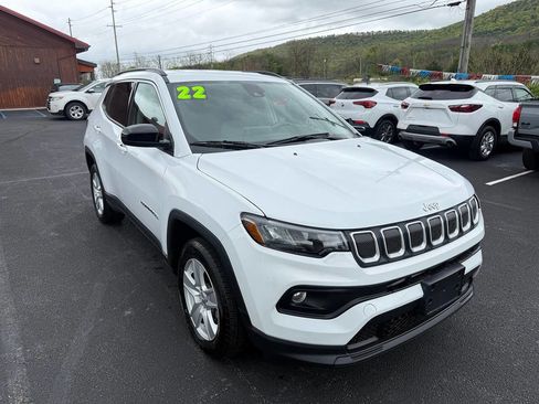 Used 2022 Jeep Compass Latitude w/ Convenience Group AWD/4WD image 1