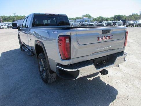 New 2026 GMC Sierra 3500 SLT w/ SLT Premium Package AWD/4WD image 9