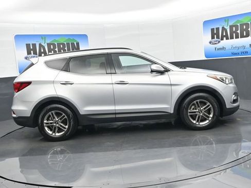Used 2017 Hyundai Santa Fe Sport image 7