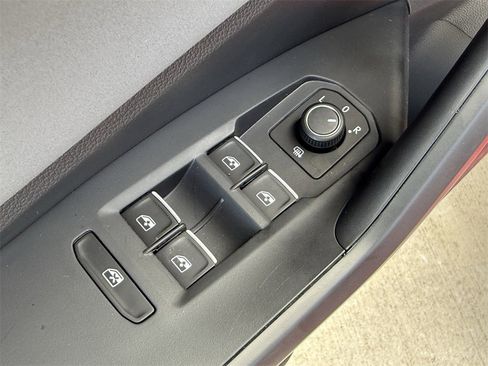 New 2026 Volkswagen Jetta SE image 11