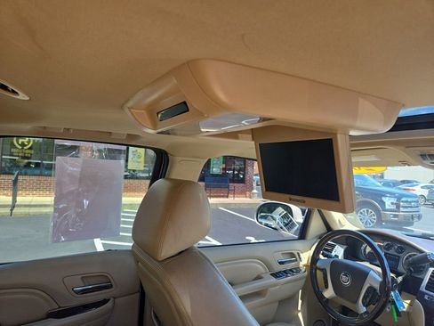 Used 2012 Cadillac Escalade Luxury image 33