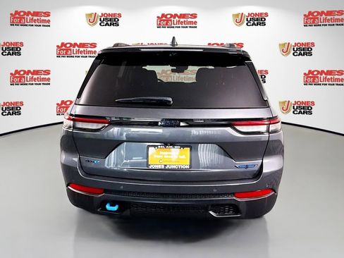 Used 2024 Jeep Grand Cherokee Trailhawk w/ Luxury Tech Group III AWD/4WD image 16