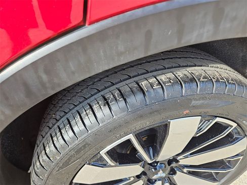 Used 2025 Mitsubishi Outlander SE image 29