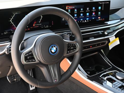 New 2026 BMW X5 xDrive50e w/ M Sport Package image 9