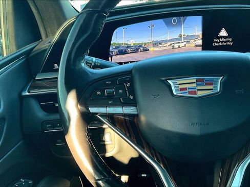 Used 2021 Cadillac Escalade ESV Premium Luxury w/ Driver Assist Tech Package AWD/4WD image 11