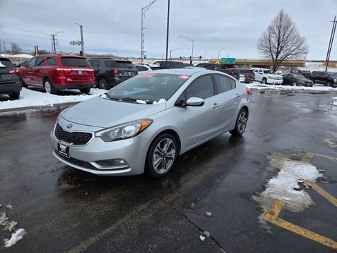 Used 2016 Kia Forte EX image 3