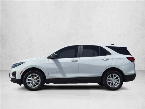 Used 2024 Chevrolet Equinox LS FWD image 9