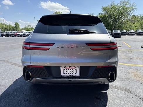 Used 2025 Genesis GV70 2.5T AWD/4WD image 6