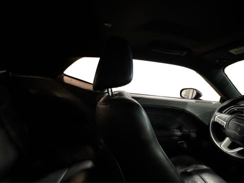 Used 2015 Dodge Challenger SXT Plus image 41