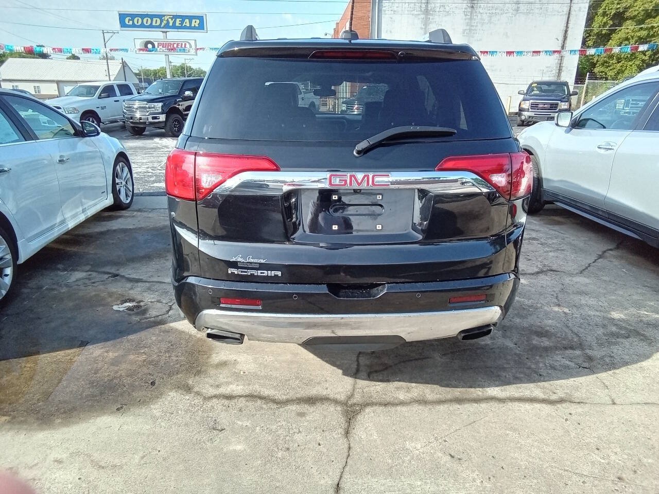 Used 2017 GMC Acadia Denali w/ LPO, Protection Package FWD image 11