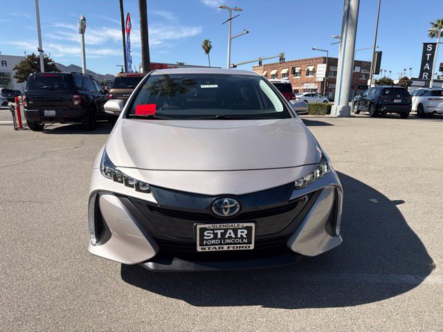 Used 2021 Toyota Prius Prime XLE w/ Carpet Mat Package (TMS) FWD image 2