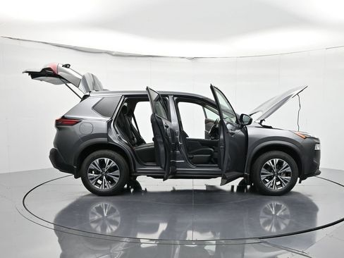 Used 2023 Nissan Rogue SV image 44
