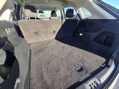 Used 2019 Ford Edge SE image 28