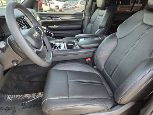 Certified 2022 Jeep Wagoneer Series II AWD/4WD image 20