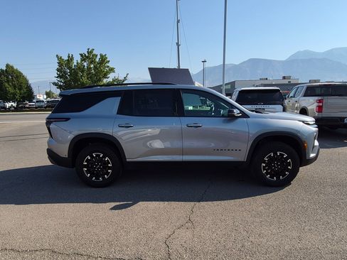 Used 2025 Chevrolet Traverse Z71 w/ Enhanced Driving Package AWD/4WD image 2