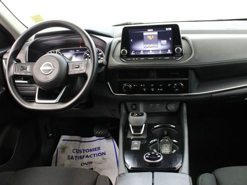 Used 2024 Nissan Rogue S AWD/4WD image 9