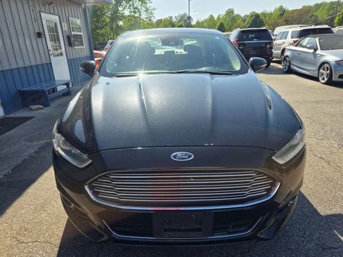 Used 2013 Ford Fusion SE image 2
