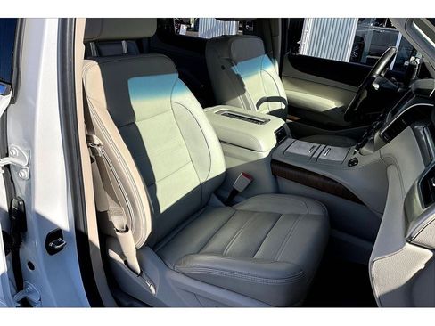 Used 2019 GMC Yukon XL Denali w/ Denali Ultimate Package image 8