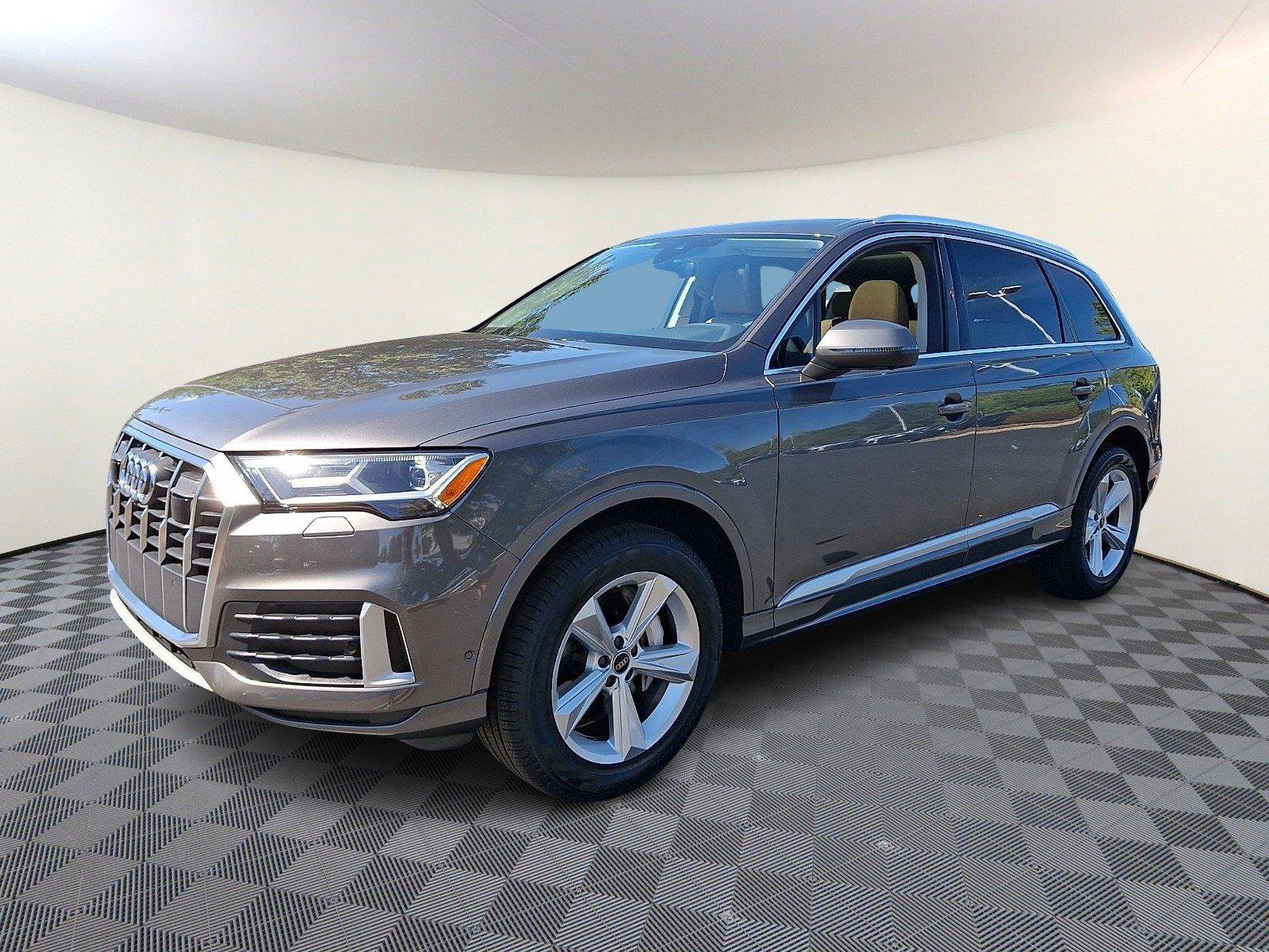 Used 2023 Audi Q7 2.0T Premium AWD/4WD image 3