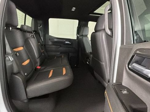 Used 2025 GMC Sierra 1500 AT4 w/ AT4 Premium Package AWD/4WD image 29