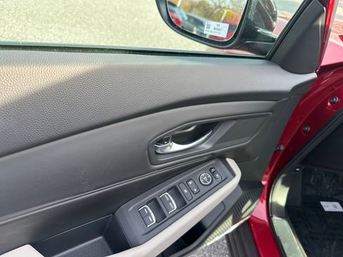 New 2025 Honda Accord SE image 32