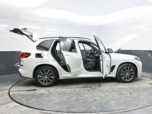 Used 2025 BMW X5 xDrive40i image 45