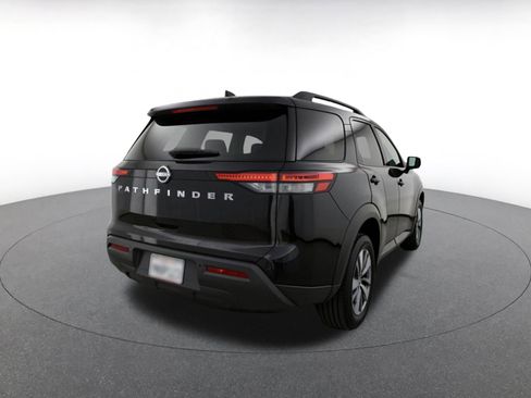 Used 2025 Nissan Pathfinder SV FWD image 8