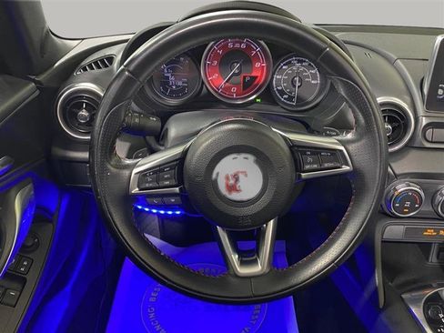 Used 2017 FIAT 124 Spider Abarth RWD image 11