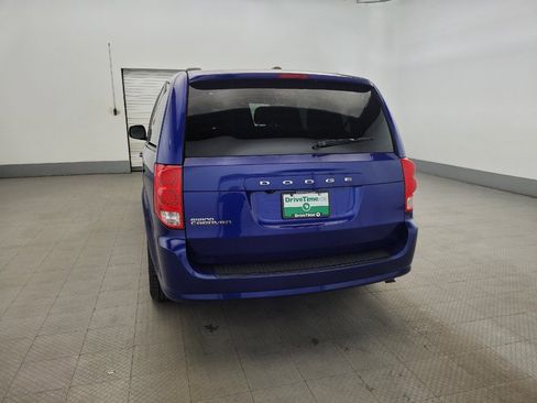 Used 2019 Dodge Grand Caravan SE FWD image 6