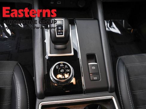 Used 2024 Mitsubishi Outlander SE AWD/4WD image 13