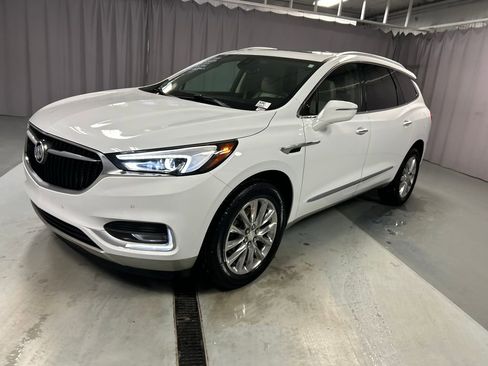 Used 2020 Buick Enclave Premium w/ Sun and Sites Package FWD image 3