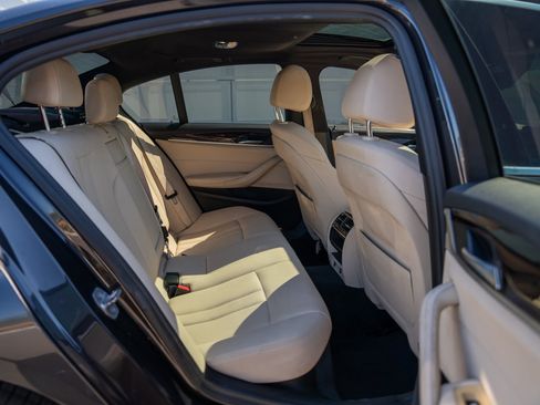 Used 2018 BMW 530i w/ Premium Package RWD image 23