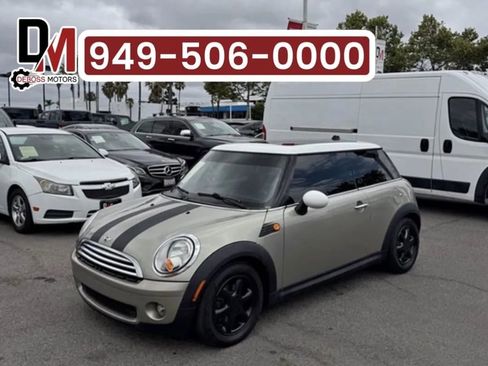 Used 2010 MINI Cooper Hardtop FWD image 1