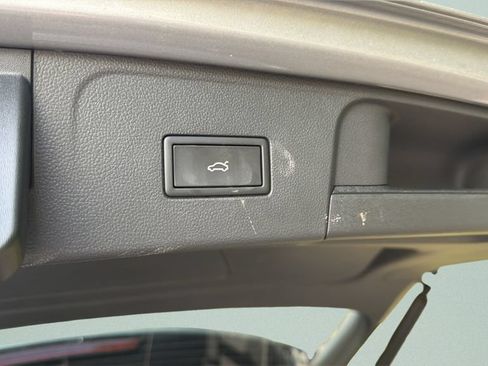 Used 2026 Volkswagen Atlas SE w/ Panoramic Sunroof Package FWD image 29