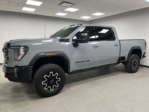 Used 2024 GMC Sierra 2500 AT4X AWD/4WD image 6