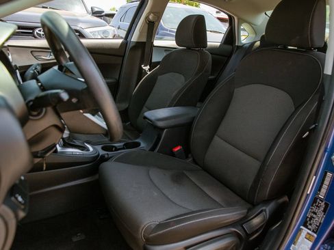 Used 2023 Kia Forte LXS FWD image 13