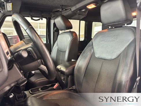 Used 2017 Jeep Wrangler Unlimited Sahara AWD/4WD image 17