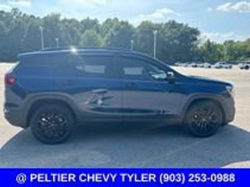 Used 2022 GMC Terrain SLE w/ Driver Convenience Package FWD image 10