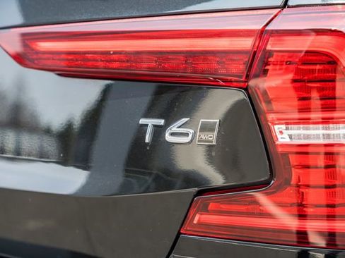 Used 2020 Volvo S60 T6 Momentum image 8