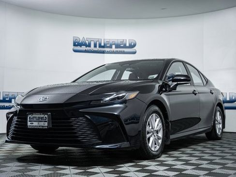 Certified 2025 Toyota Camry LE image 3