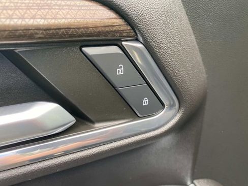 Used 2023 Chevrolet Silverado 1500 LT AWD/4WD image 14